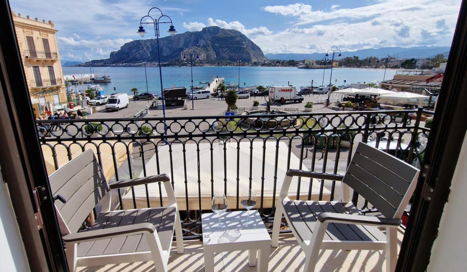 Mondello Vista Mare Lägenhet Exteriör bild